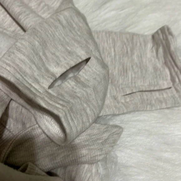 ATHLETA WRAP BLOUSE MEDIUM - Picture 6 of 7